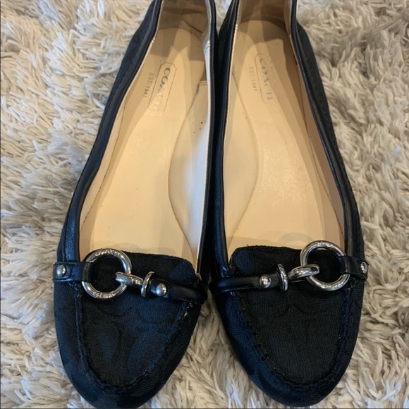 Coach - Picture 2 of 6